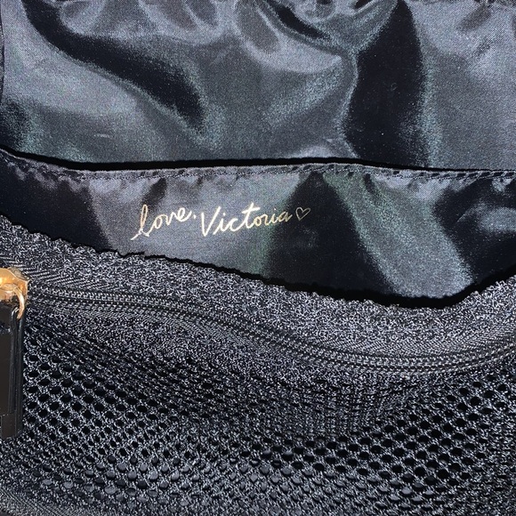 Victoria's Secret Hanging Toiletry Bag NWT - Picture 4 of 5